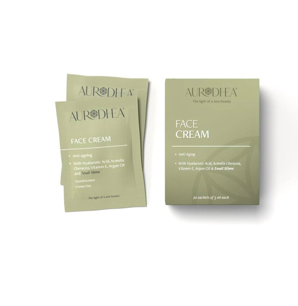 Set with single-use pouches – a face cream with tea tree extract for mature skin