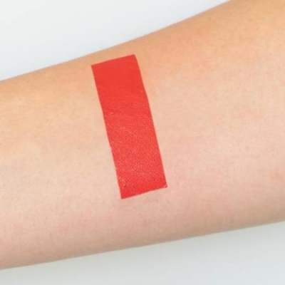 Kauapüsiv matt vedel huulepulk – RUBY